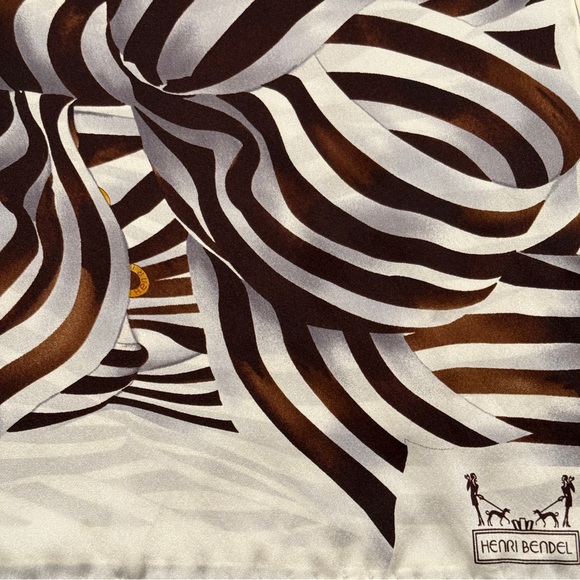 Henri Bendel Vintage 100% Silk Scarf 70x19 Hand Rolled Edges Rare Collectible - Picture 2 of 8